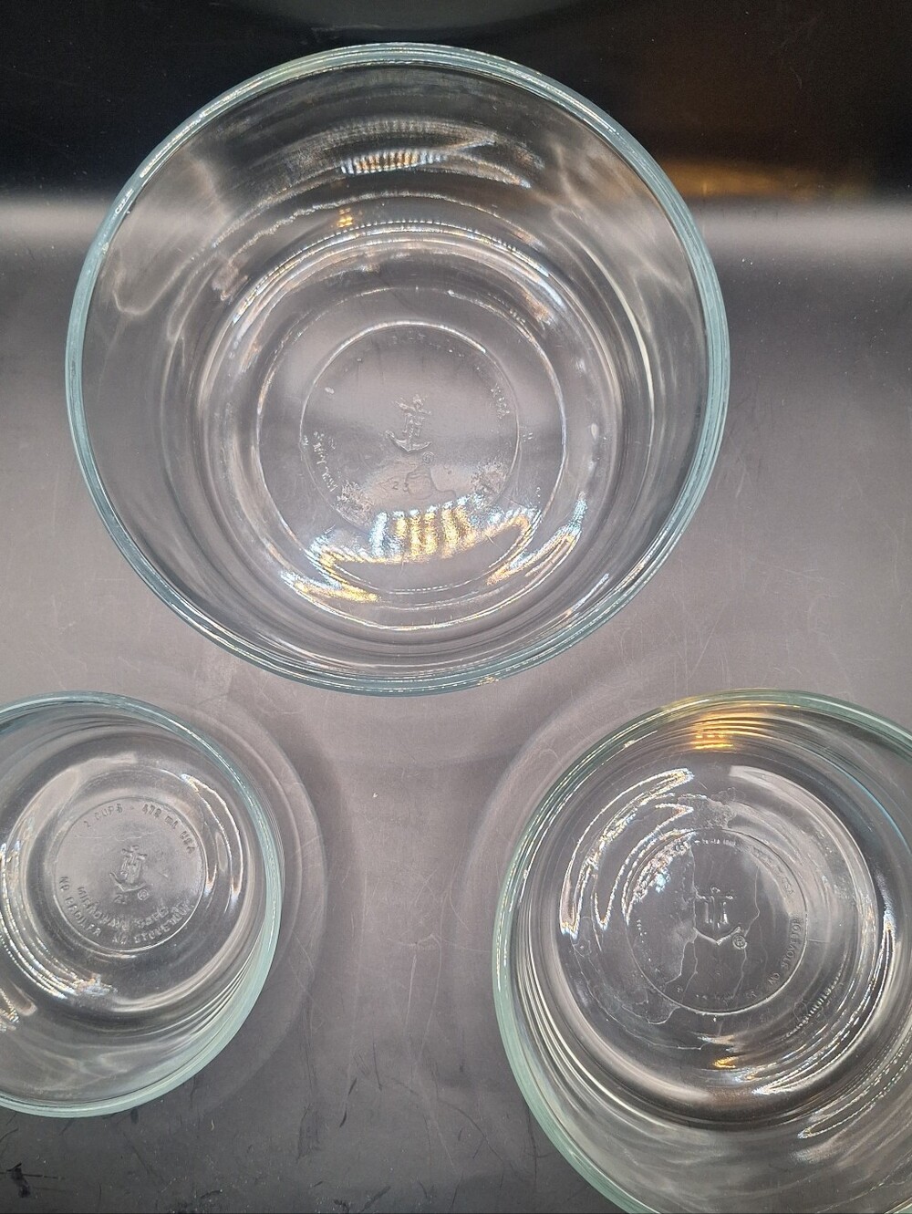 Anchor Hocking 7 Cup/1.75 Qt. Clear Glass Bowl is a set that includes a 2 cup.